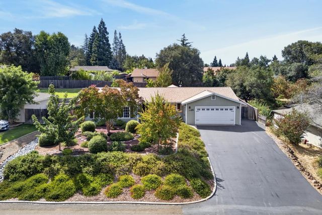 3450 La Canada Dr, Cameron Park, CA 95682