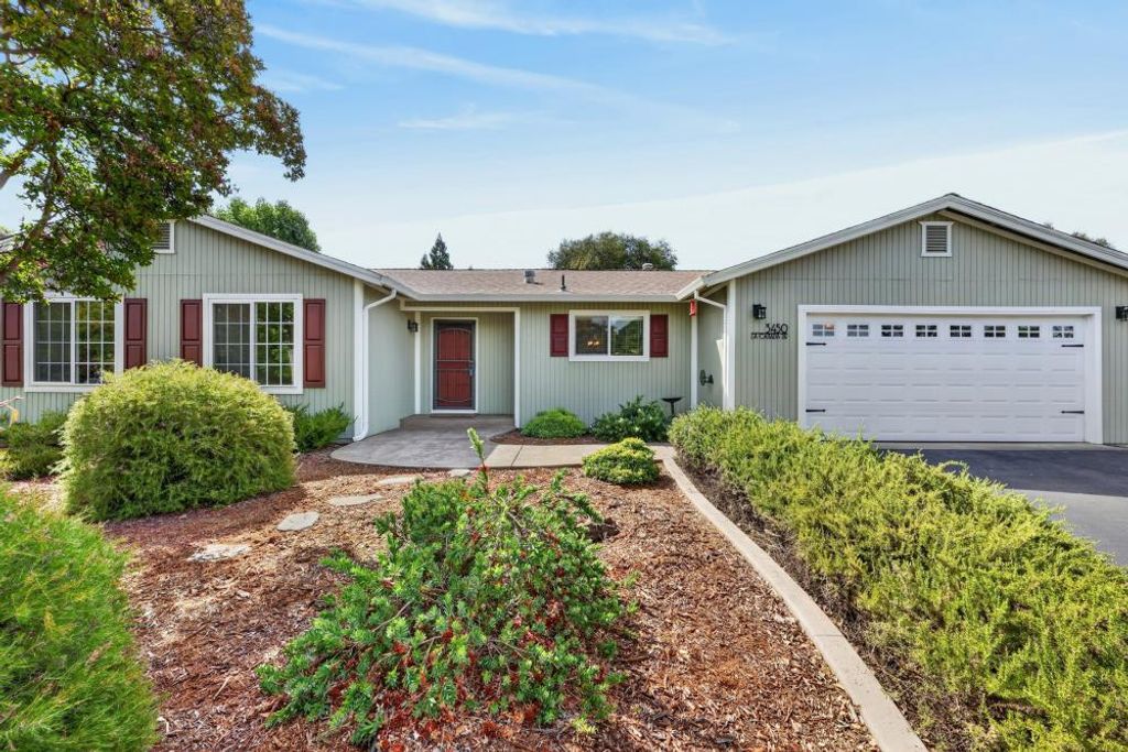3450 La Canada Dr, Cameron Park, CA 95682