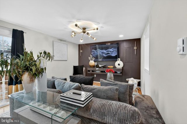 2811 NEWPORT GAP PIKE, Wilmington, DE 19808