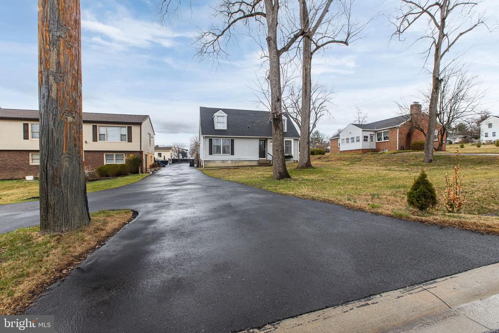 2811 NEWPORT GAP PIKE, Wilmington, DE 19808