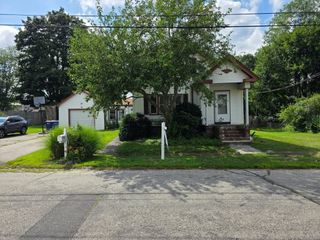 20 Foch Ave, Seekonk, MA 02771