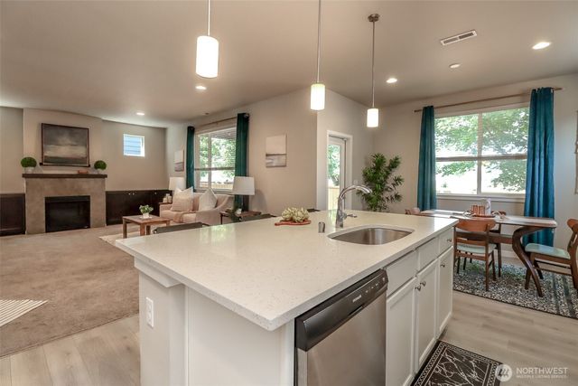 2707 179th Street E, Tacoma, WA 98445