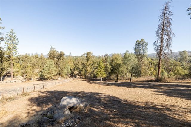 42661 Little Rock, Ahwahnee, CA 93601