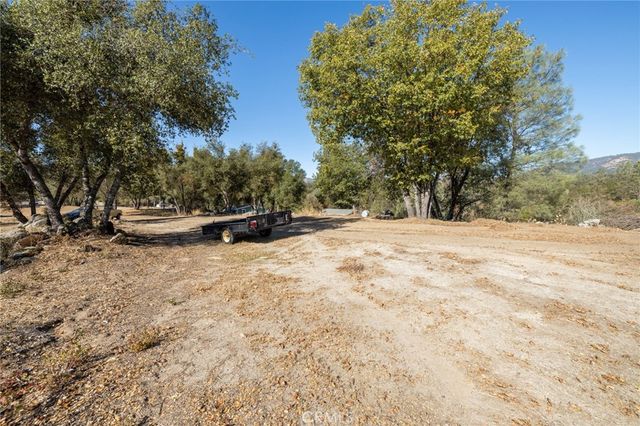 42661 Little Rock, Ahwahnee, CA 93601