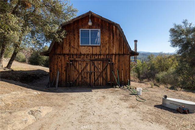 42661 Little Rock, Ahwahnee, CA 93601