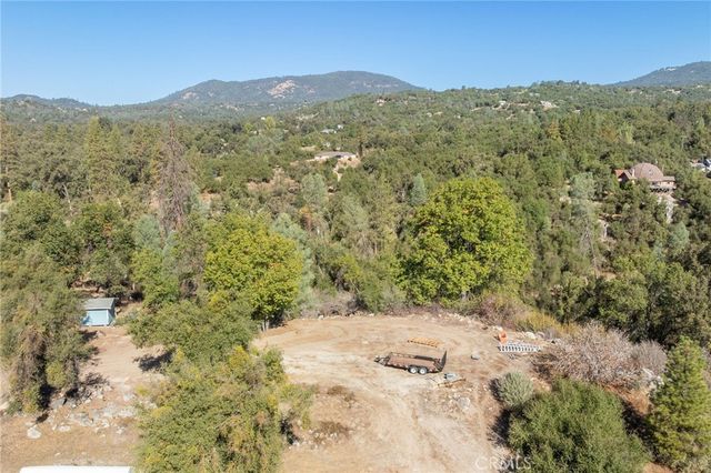 42661 Little Rock, Ahwahnee, CA 93601
