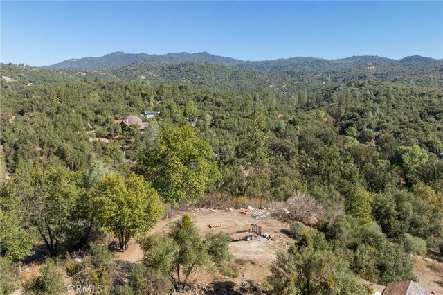 42661 Little Rock, Ahwahnee, CA 93601