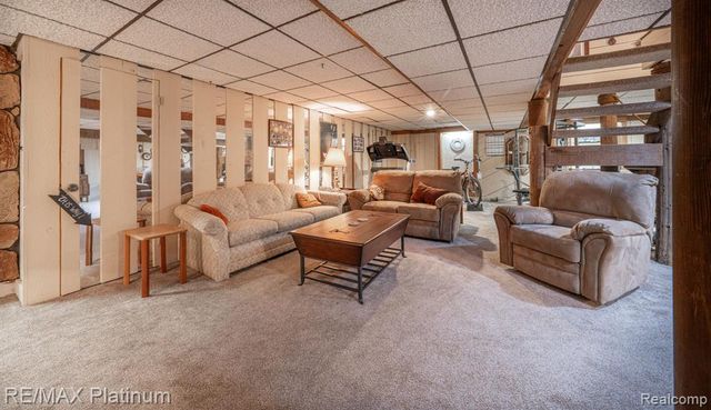 2863 Walmsley Circle Drive, Lake Orion, MI 48360