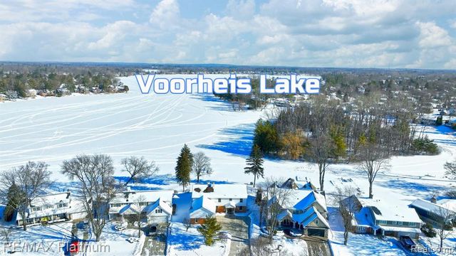 2863 Walmsley Circle Drive, Lake Orion, MI 48360