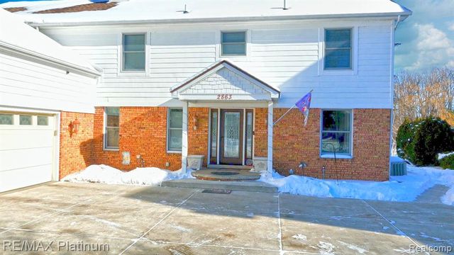 2863 Walmsley Circle Drive, Lake Orion, MI 48360
