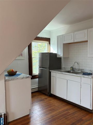 1 Club 3, Montclair, NJ 07042