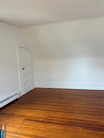 1 Club 3, Montclair, NJ 07042