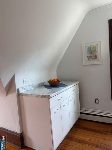 1 Club 3, Montclair, NJ 07042