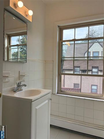 1 Club 3, Montclair, NJ 07042