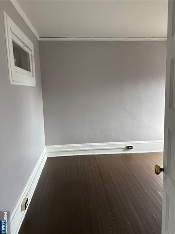 1 Club 3, Montclair, NJ 07042