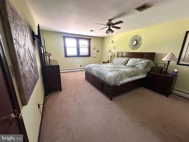1325 DEFLAVIS CIR, Blue Bell, PA 19422