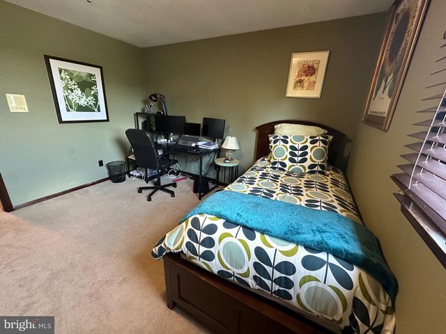 1325 DEFLAVIS CIR, Blue Bell, PA 19422