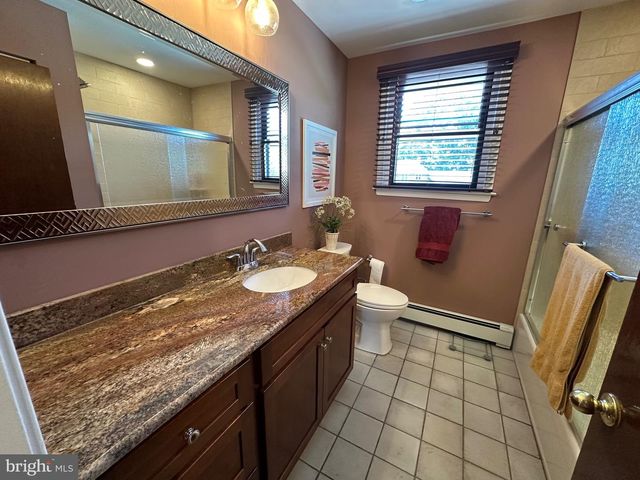 1325 DEFLAVIS CIR, Blue Bell, PA 19422