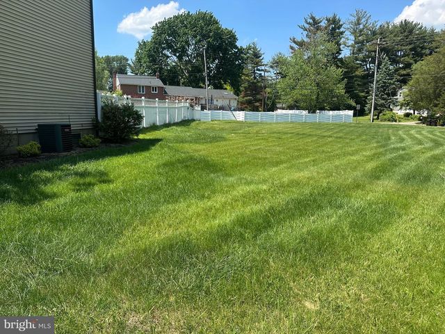 1325 DEFLAVIS CIR, Blue Bell, PA 19422