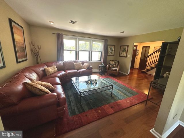 1325 DEFLAVIS CIR, Blue Bell, PA 19422