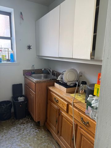 319 E 105th St Apt 6B, New York City, NY 10029