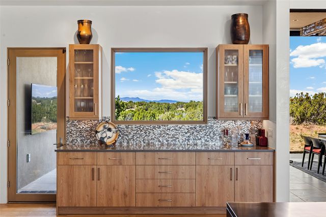 2 Via Oso, Santa Fe, NM 87506