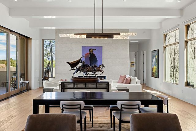 2 Via Oso, Santa Fe, NM 87506