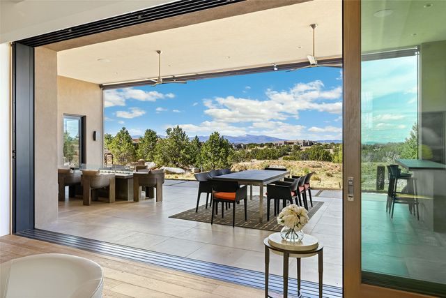 2 Via Oso, Santa Fe, NM 87506