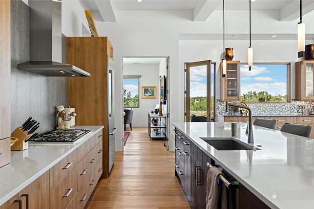 2 Via Oso, Santa Fe, NM 87506