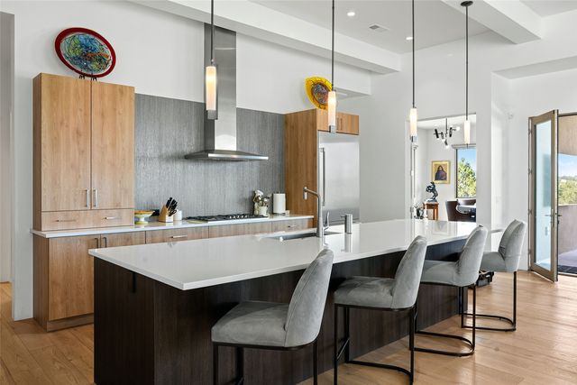 2 Via Oso, Santa Fe, NM 87506