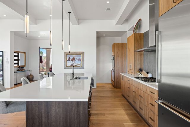 2 Via Oso, Santa Fe, NM 87506