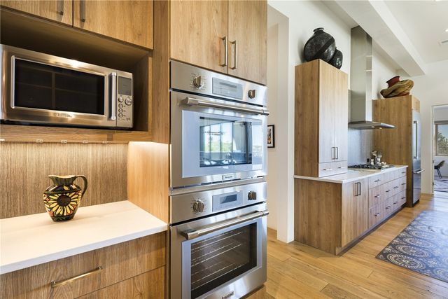 2 Via Oso, Santa Fe, NM 87506