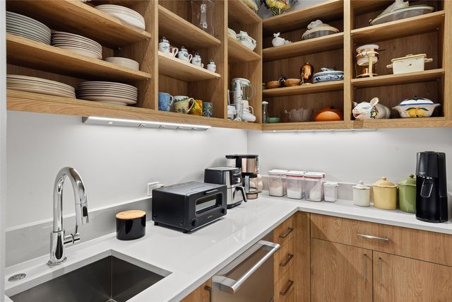 2 Via Oso, Santa Fe, NM 87506