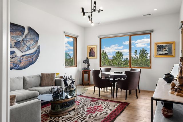 2 Via Oso, Santa Fe, NM 87506