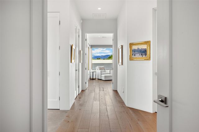 2 Via Oso, Santa Fe, NM 87506