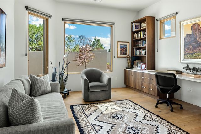 2 Via Oso, Santa Fe, NM 87506