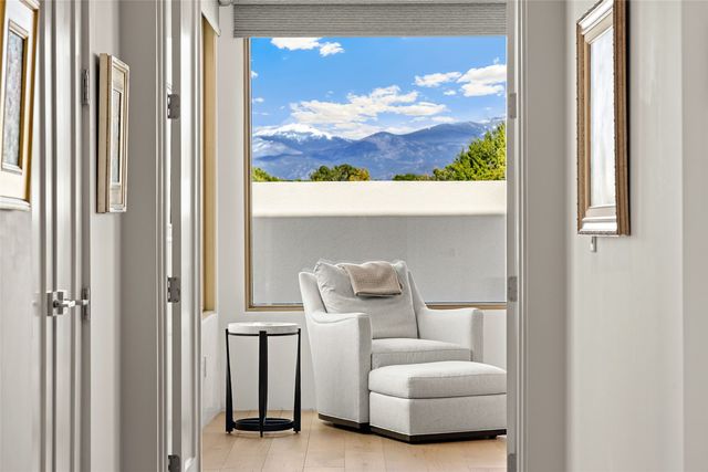 2 Via Oso, Santa Fe, NM 87506