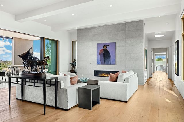 2 Via Oso, Santa Fe, NM 87506