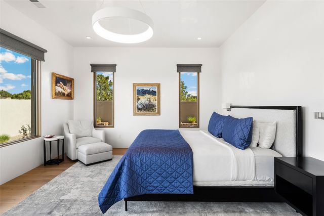 2 Via Oso, Santa Fe, NM 87506