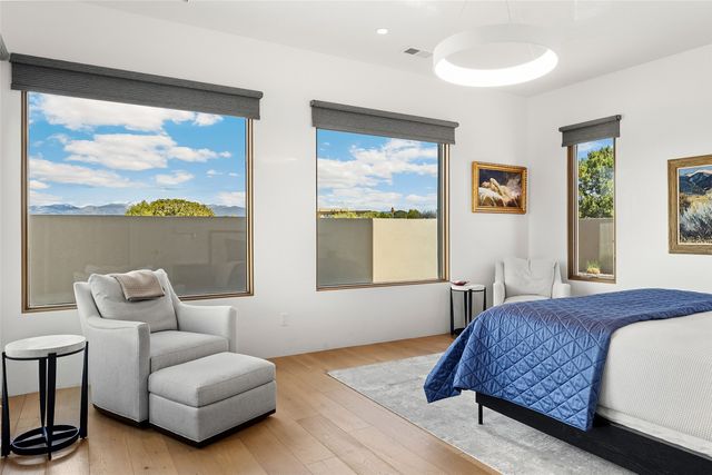 2 Via Oso, Santa Fe, NM 87506