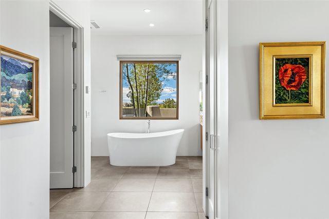 2 Via Oso, Santa Fe, NM 87506