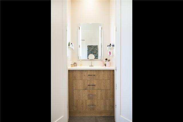2 Via Oso, Santa Fe, NM 87506