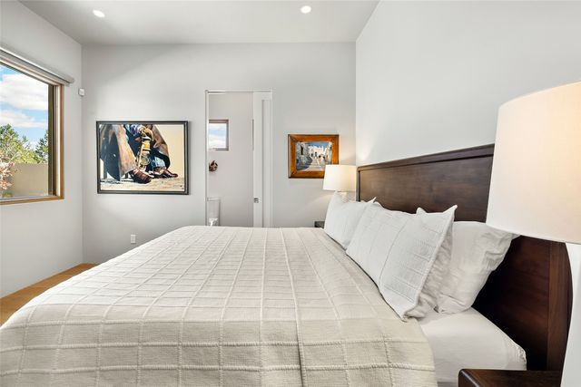 2 Via Oso, Santa Fe, NM 87506