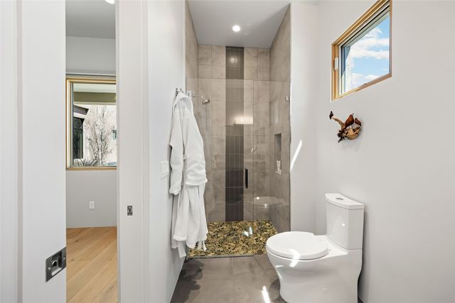2 Via Oso, Santa Fe, NM 87506