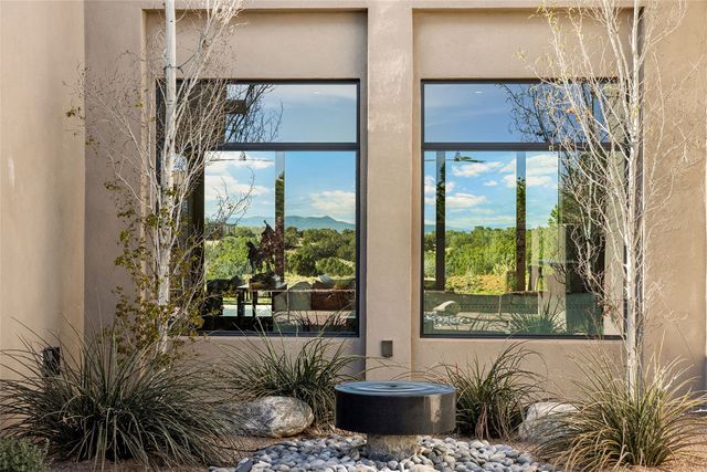 2 Via Oso, Santa Fe, NM 87506
