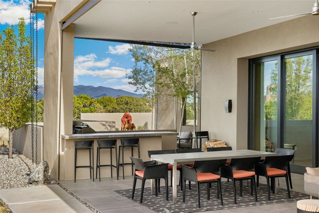 2 Via Oso, Santa Fe, NM 87506