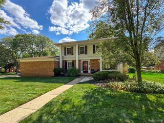 2698 Willard Drive, Troy, MI 48085