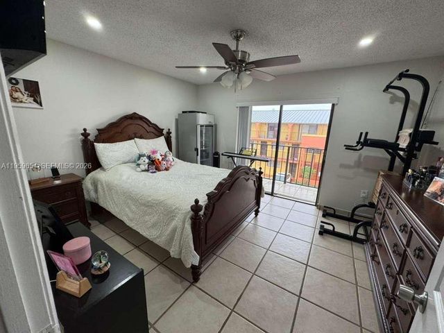 5083 W 12th Ln D-6, Hialeah, FL 33012