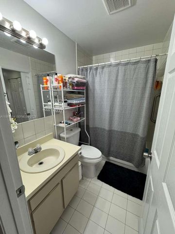 5083 W 12th Ln D-6, Hialeah, FL 33012