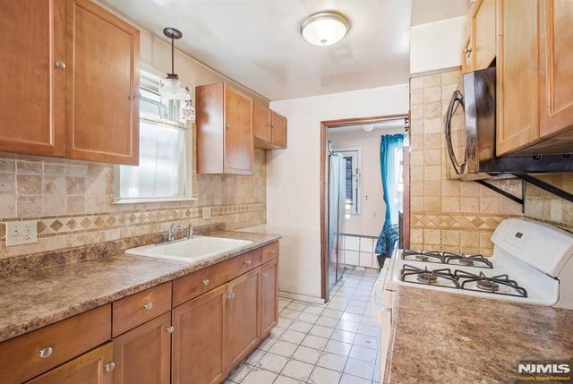 375 Westervelt Place, Lodi, NJ 07644